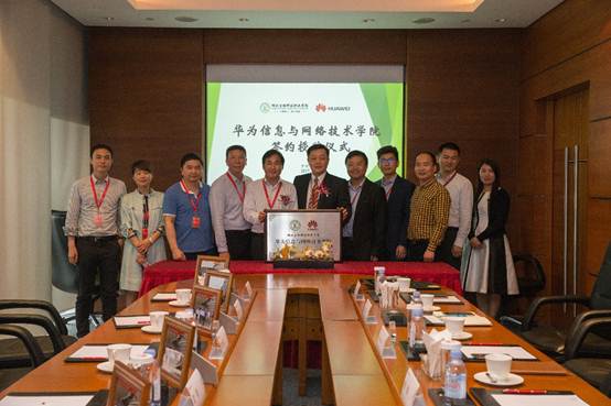 说明: C:\Users\Administrator\Desktop\1\_MG_0600.jpg 说明: C:\Users\Administrator\Desktop\1\_MG_0600.jpg